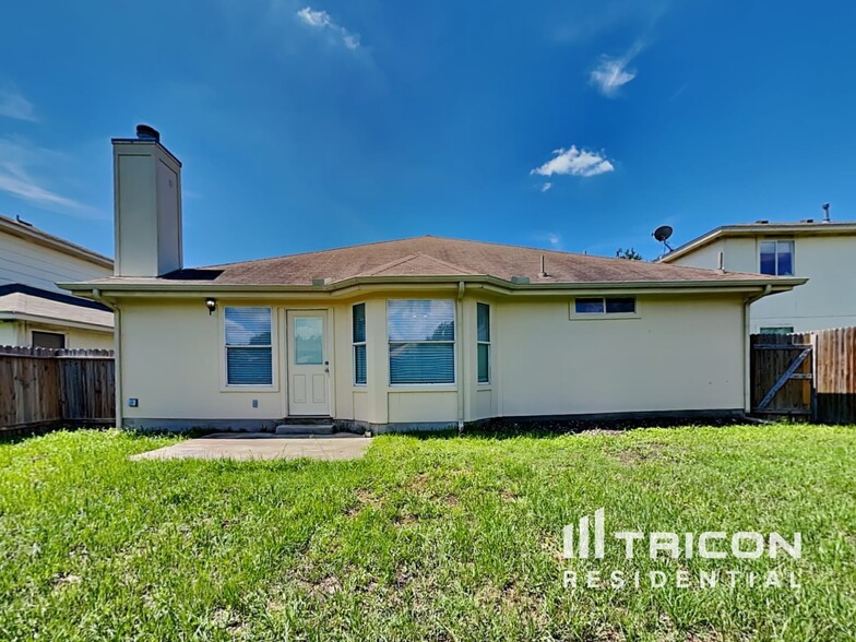 Building Photo - 8527 Rita Blanca Dr