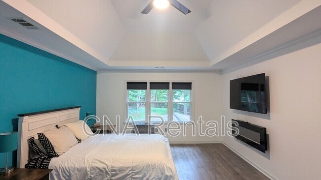 Building Photo - 573 Trailwood Ln SW