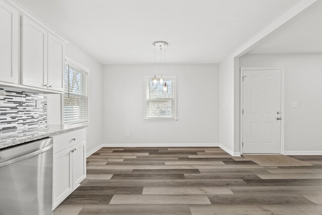 Building Photo - 3405 Somme Ave