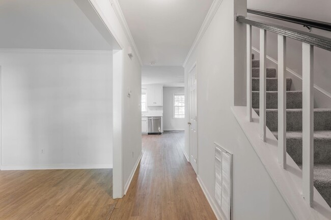 Building Photo - Great Home for Rent in the Lucks Lane Corr...