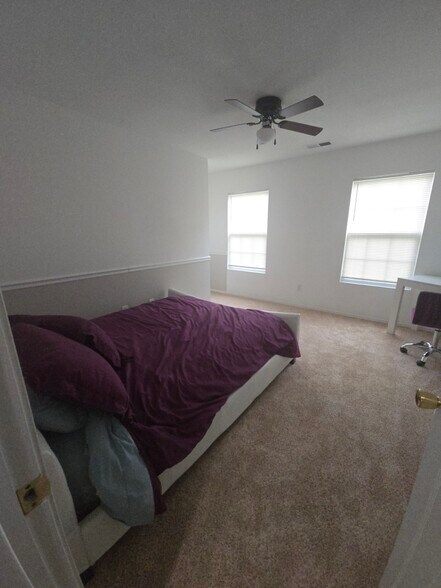 2nd bedroom upstairs partially furnished - 6434 Ziegler Ln