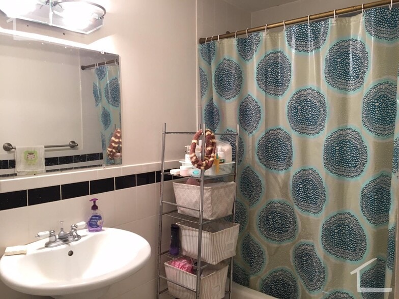 Building Photo - 21 Saint Lukes Rd