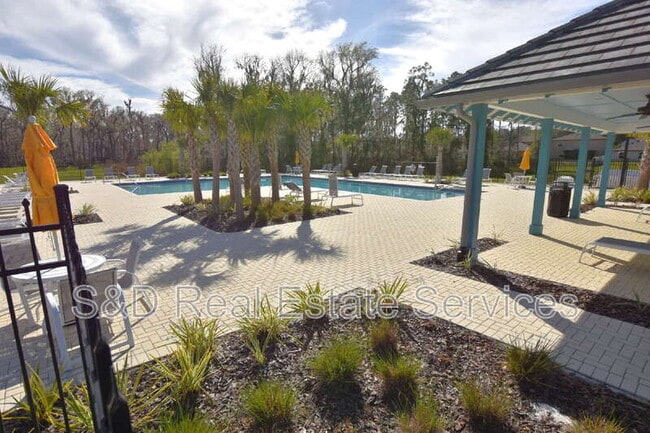 Building Photo - 1940 Red Lp