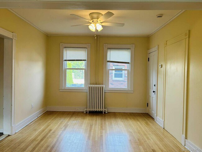 Building Photo - 22 Cozzens Ave