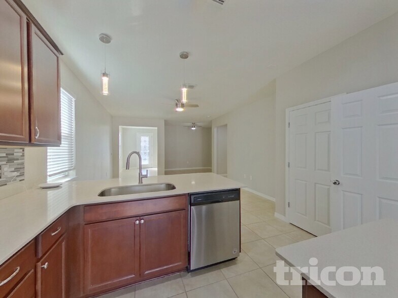 Building Photo - 2743 Red Horse Dr