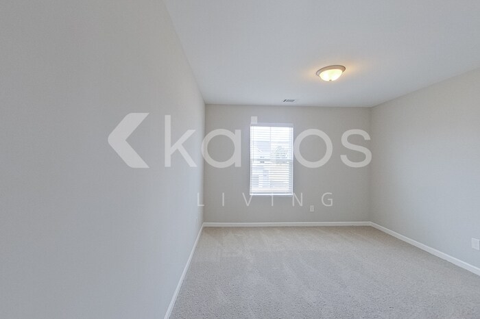 Building Photo - 877 Silent Barge Cv