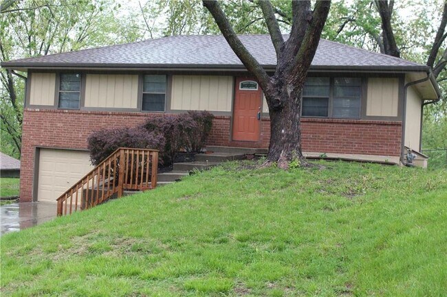 Primary Photo - 1311 Washington St