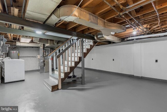 Building Photo - 6130 11th Rd N