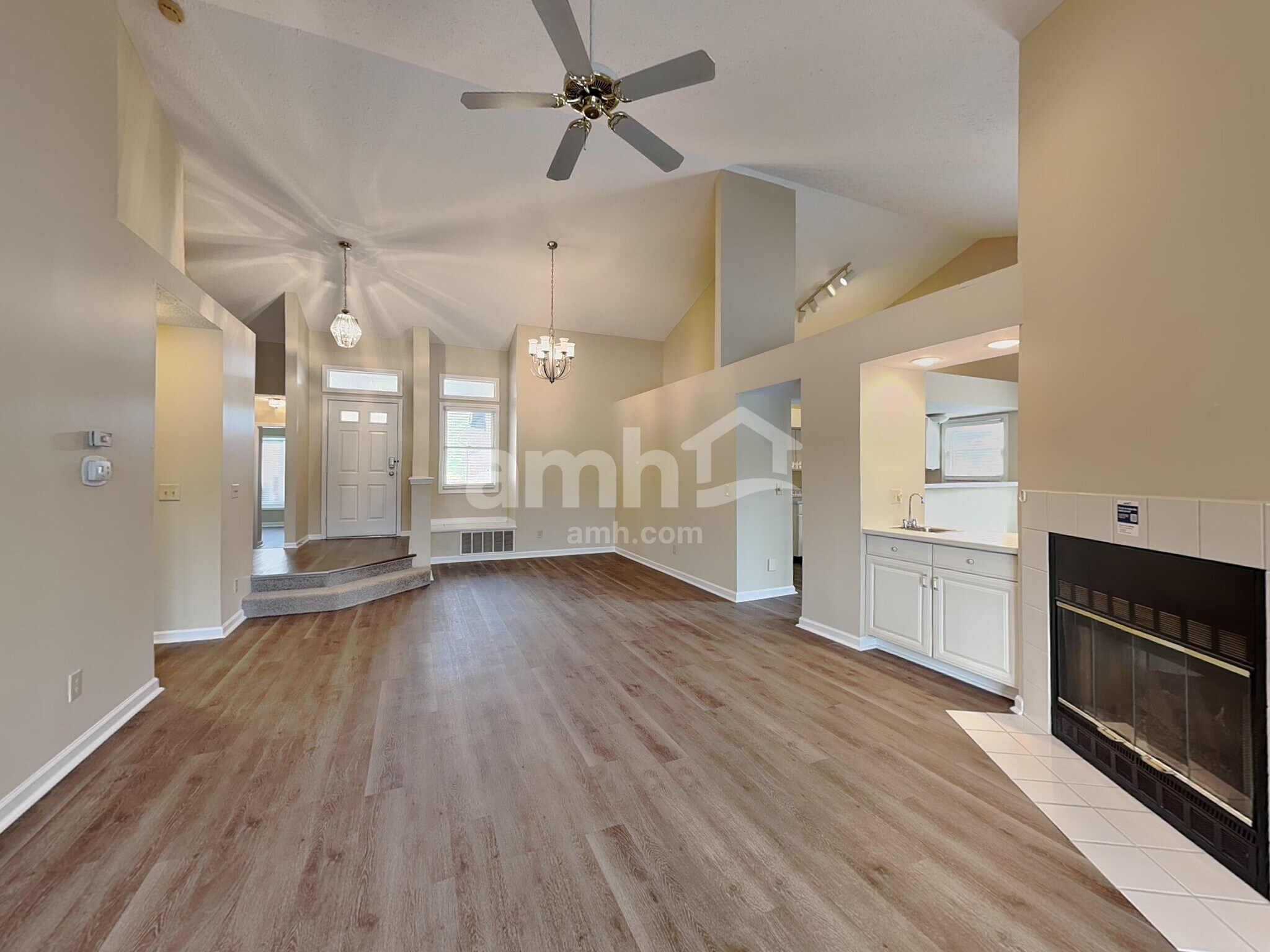 Building Photo - 4741 Common View Cir