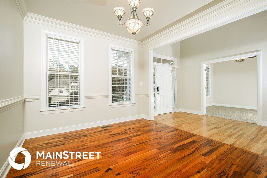 Building Photo - 165 Sutherland Dr