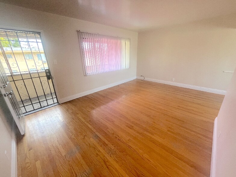 Building Photo - 515 W G St