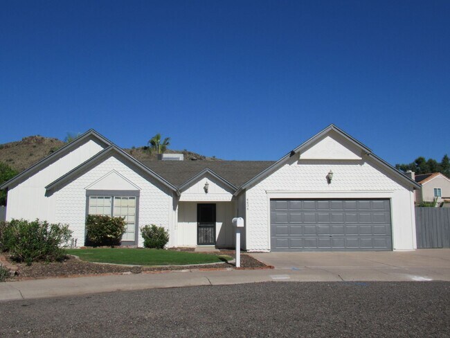 Primary Photo - Nice 4 Bedroom + Den Home With Pool In Sou...