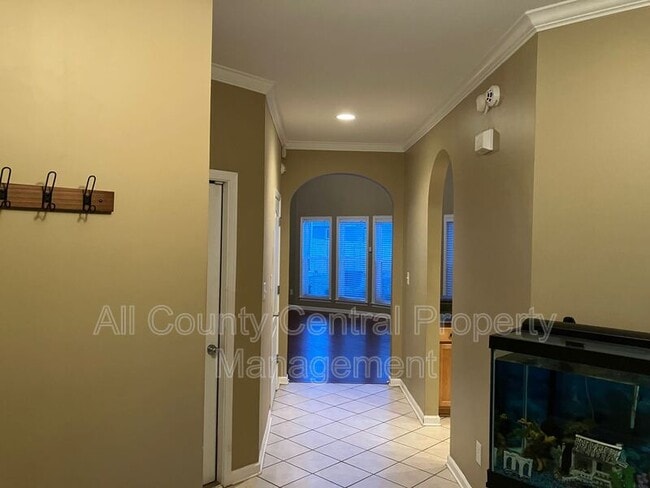 Building Photo - 8038 Mary Alice Way