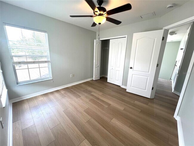 Building Photo - 10631 Shady Preserve Dr