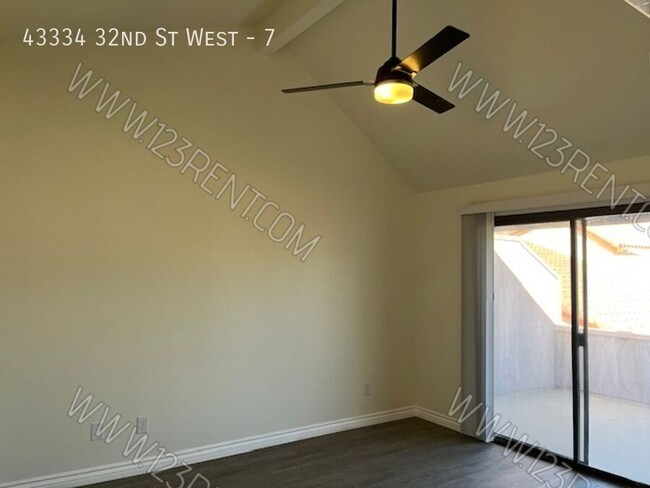 Building Photo - WEST LANCASTER 2BD/2BTH TOWNHOUSE W/ BONUS...