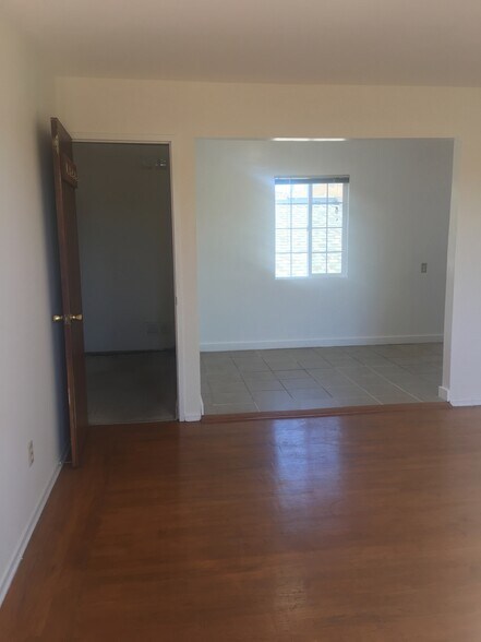 Building Photo - 1219 Parker St