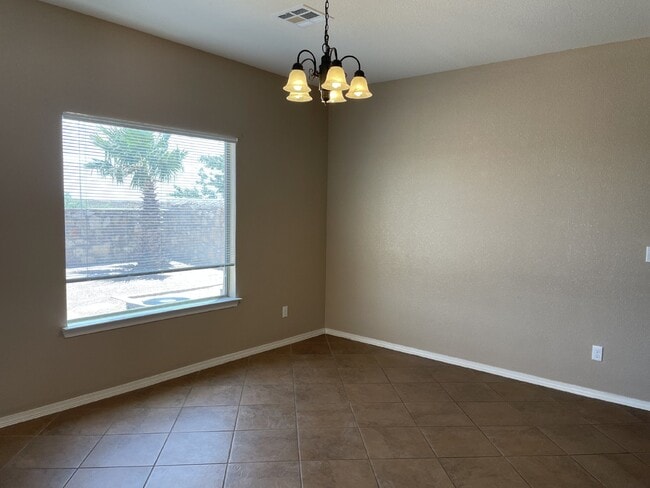 Building Photo - 12960 Cozy Cove Ave