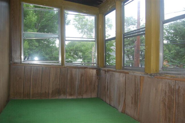 Building Photo - Energy Efficient 2 Bedroom One Block From ...
