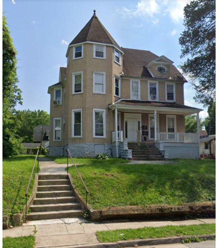 Building Photo - 4101 Fernhill Ave