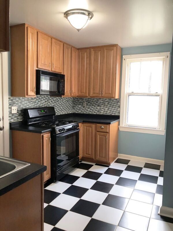 Building Photo - 226 Charles St