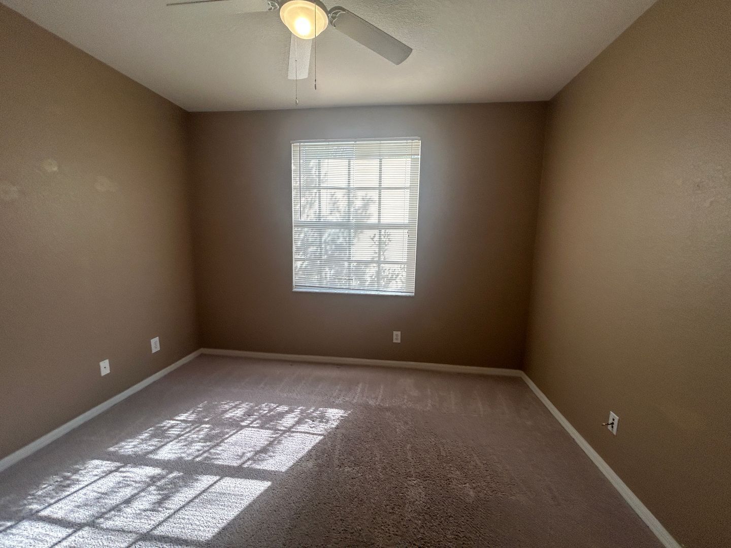 Building Photo - 2nd floor  2/2  condo in gated community