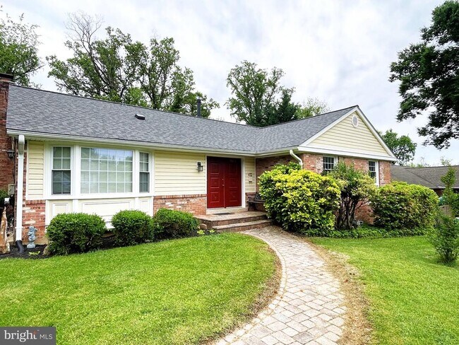 Building Photo - 8410 Buckhannon Dr