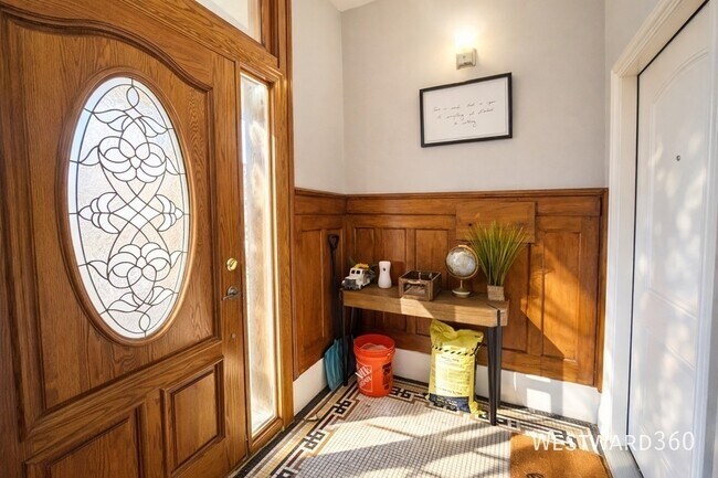 Building Photo - 5172 S Michigan Ave