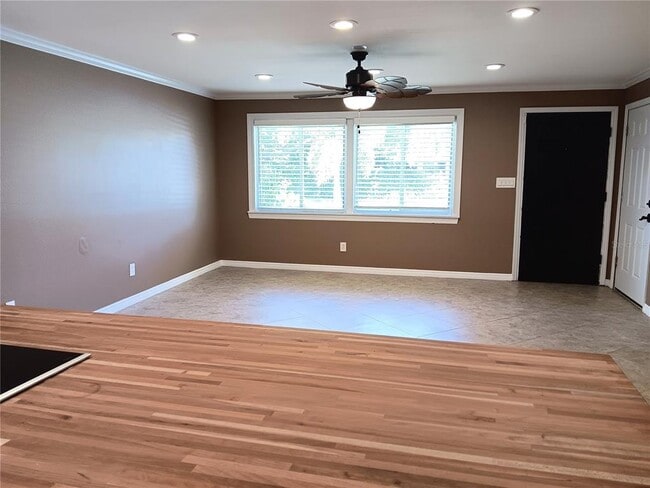 Building Photo - 1302 Amble Ln