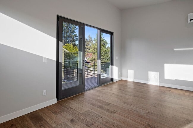 Building Photo - Newer ADU with Garage and Most Utilities Paid