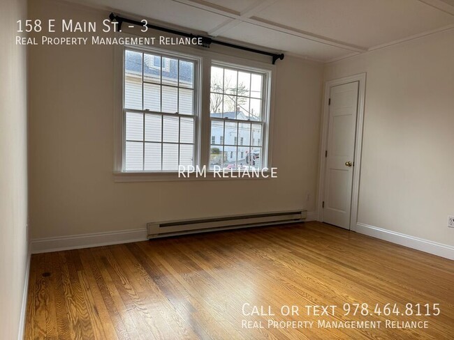 Building Photo - Charming 2 Bedroom, 1 Bath Top-Floor Unit ...