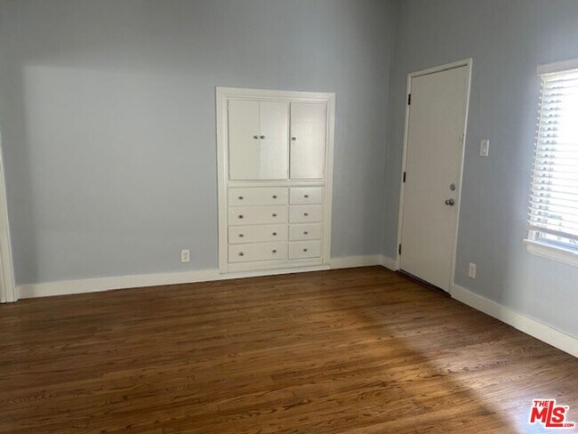 Building Photo - 11826 Venice Blvd.