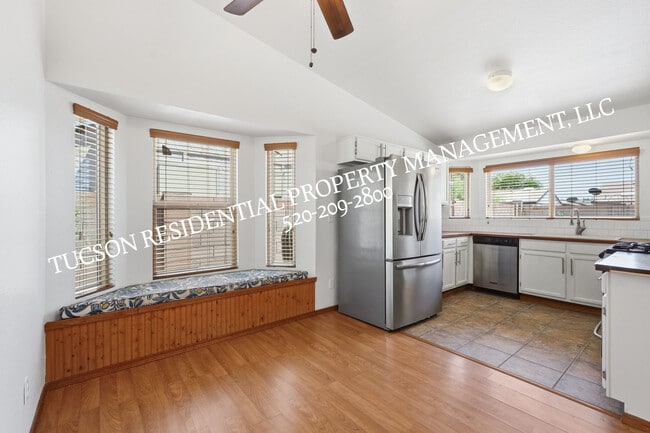 Building Photo - 2531 W Glenbrook Way