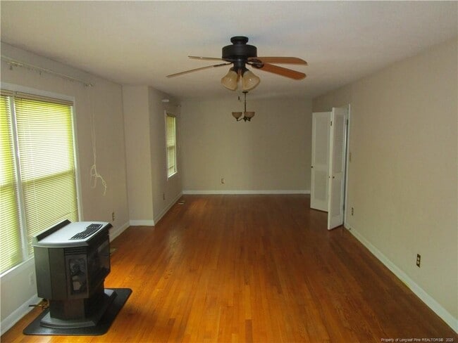 Building Photo - 615 Galloway Dr