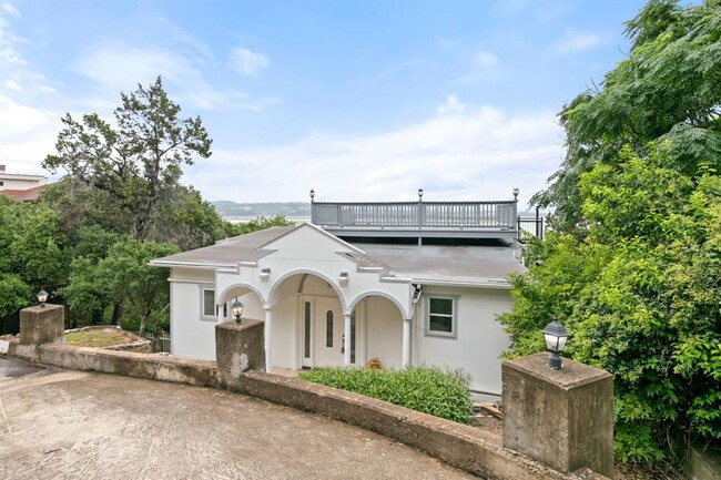 Primary Photo - 14000 Lakeview Dr