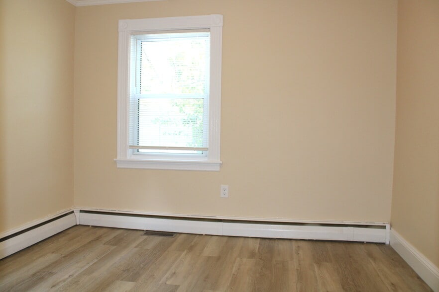 Building Photo - 11 Central Ave