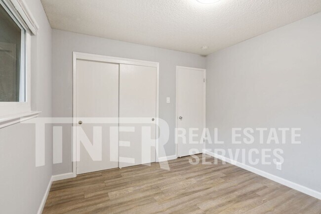 Building Photo - 1111 W St.-#4