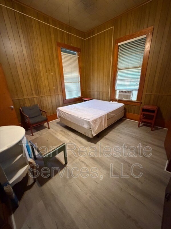 Building Photo - 218 W St Peter St