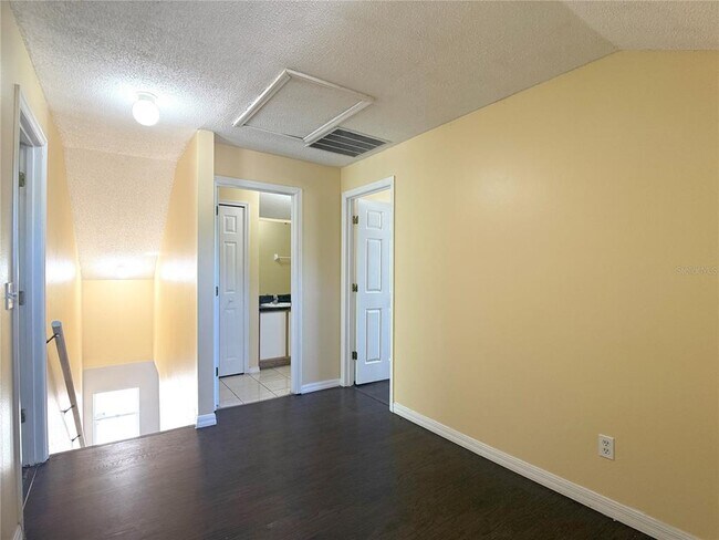 Building Photo - 781 Palmera St