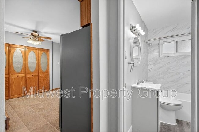 Building Photo - 535 Bardot Dr