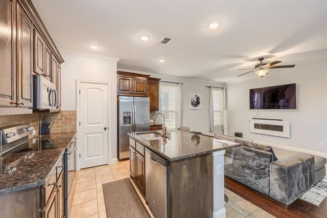 Building Photo - 5035 Venecia Way