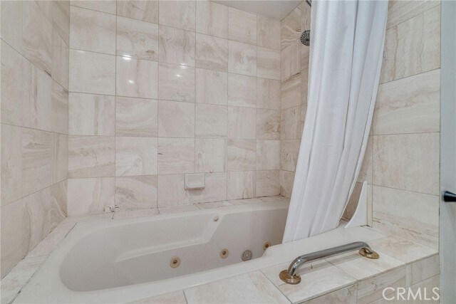 Building Photo - 850 E Ocean Blvd