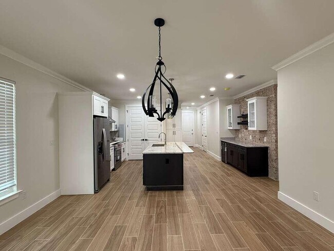 Building Photo - 361 County Line Rd