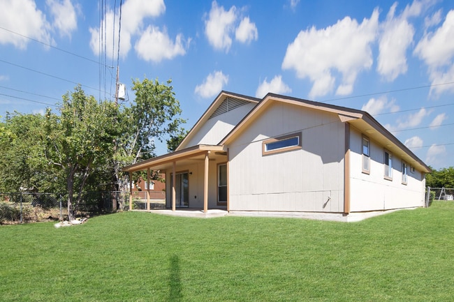 Building Photo - 3702 Valley Forge Dr