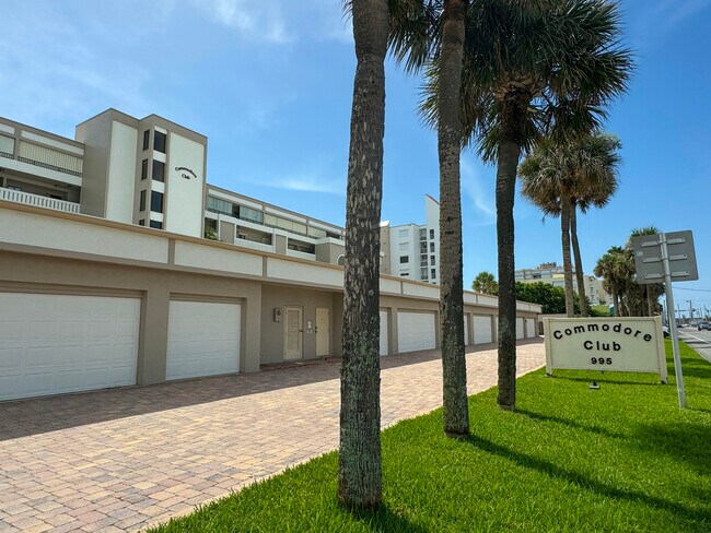 Building Photo - 995 N Hwy A1A