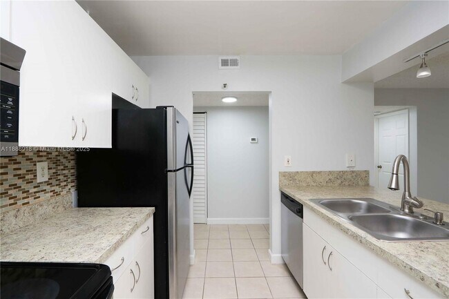 Building Photo - 850 N Miami Ave