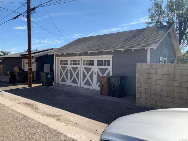 Building Photo - 415 W Malvern Ave