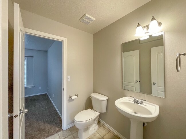 Building Photo - 4110 E Hayseed Ct