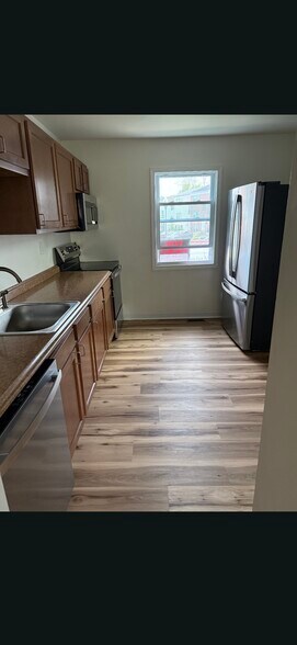 All new appliances, flooring and cabinet hardware - 1718 Judy Way