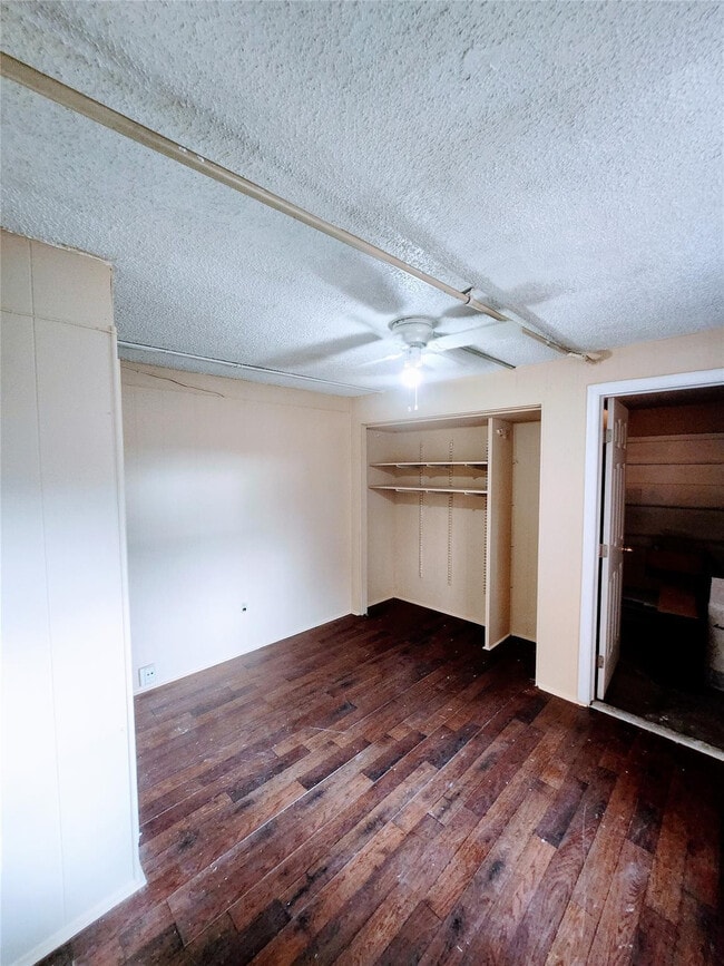 Building Photo - 793 NE 206th St