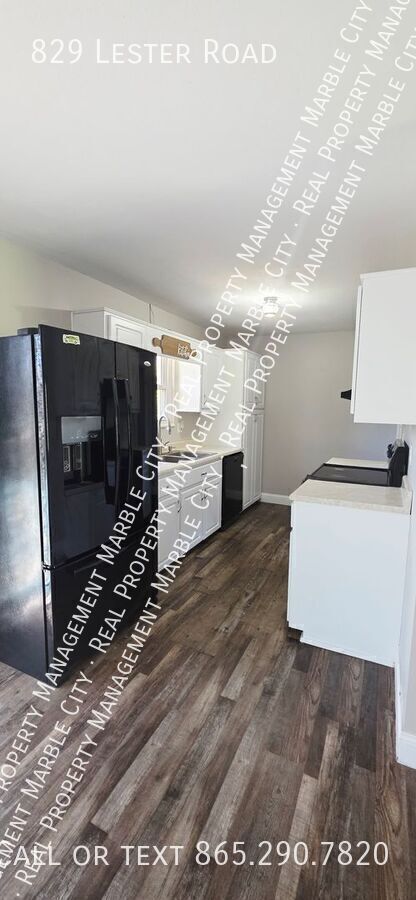 Building Photo - 829 Lester Rd